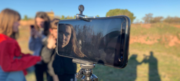 "Medi ambient i vídeo mòbil": el curs gratuït per a joves, de Gedi Media, Meandre i la Fundació Aigües de Manresa "Medi ambient i vídeo mòbil": el curs gratuït per a joves, de Gedi Media, Meandre i la Fundació Aigües de Manresa