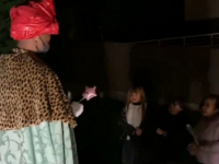 El Rei Baltasar i Camàlics visiten els infants del Bages durant la nit de Reis El Rei Baltasar i Camàlics visiten els infants del Bages durant la nit de Reis